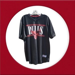 Under Armour NBA Chicago Bulls Black & Red Athletic T-Shirt Men's XL - vintage